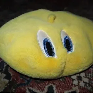 GCDS Tweety Bird Faux Fur Beret GCDS | Accessories | Gcds Tweety Bird Faux Fur Beret | Poshmark main image 3